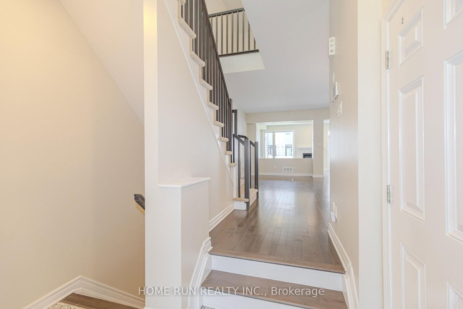 785 Cairn Crescent • Ottawa, ON photo 6