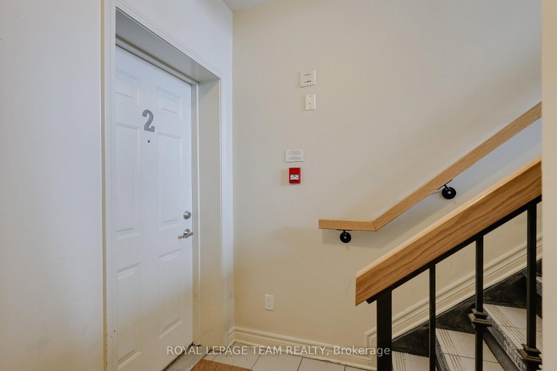 369 Paseo Private photo 5