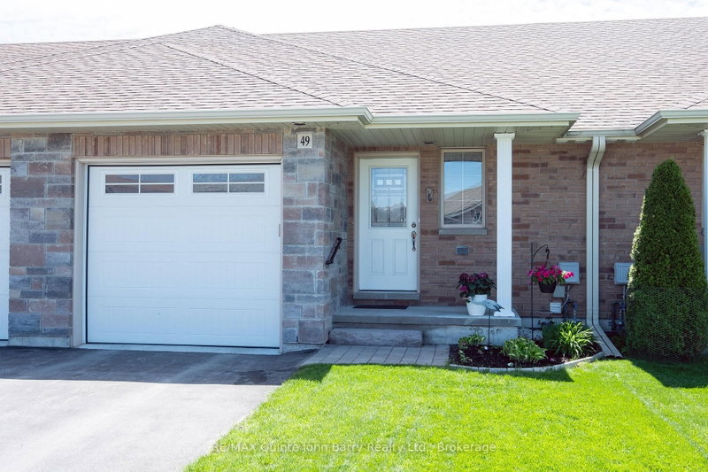 49 McIntosh Crescent