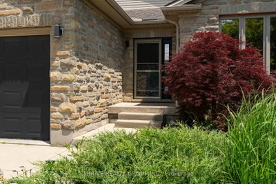 102 LOGGERS Grove • London East, ON photo 2