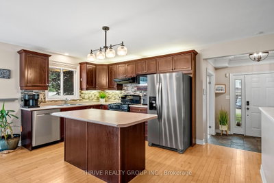 102 LOGGERS Grove • London East, ON photo 4
