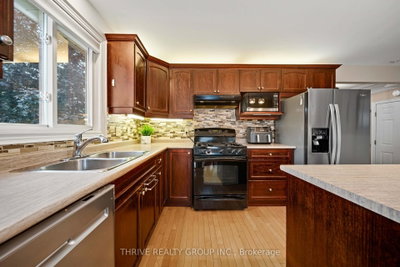 102 LOGGERS Grove • London East, ON photo 7