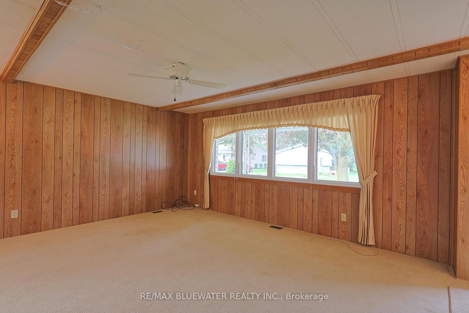 254 Highland Springs • South Huron, ON photo 11