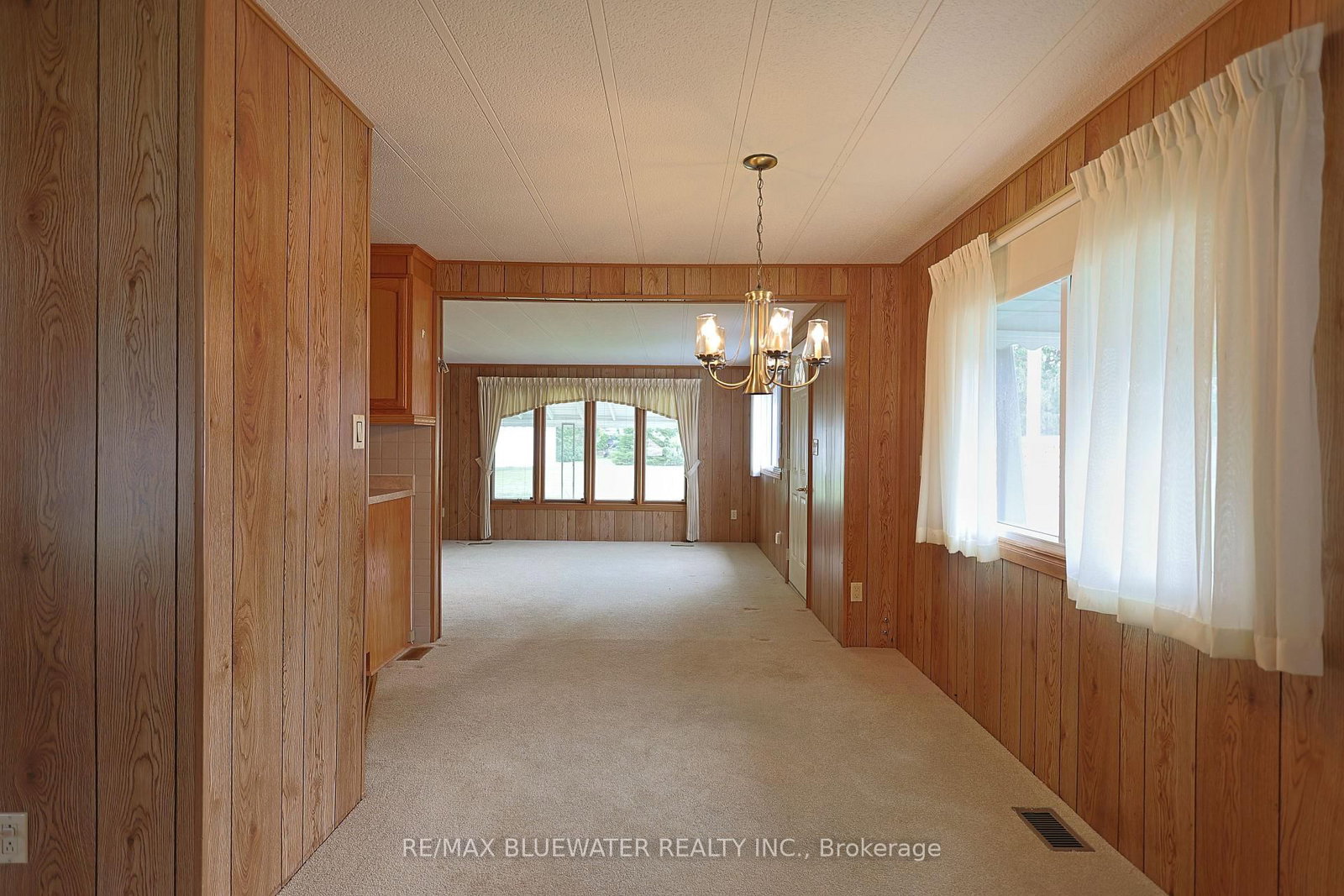 254 Highland Springs • South Huron, ON photo 13