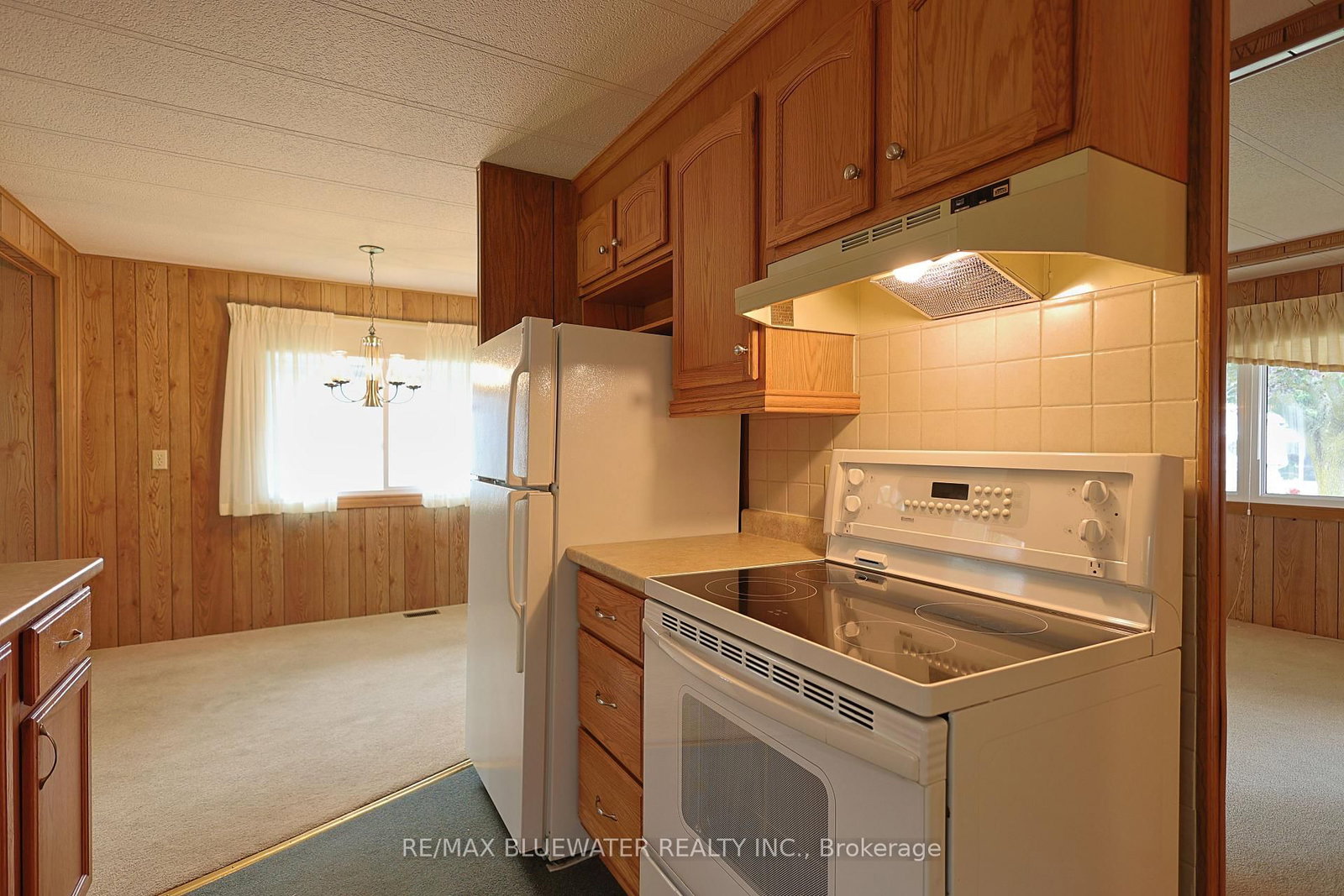 254 Highland Springs • South Huron, ON photo 17