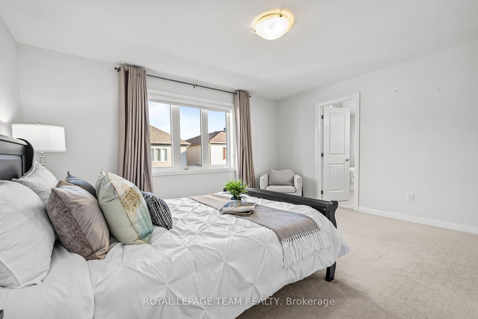 70 Ralph Erfle Way • Ottawa, ON photo 17