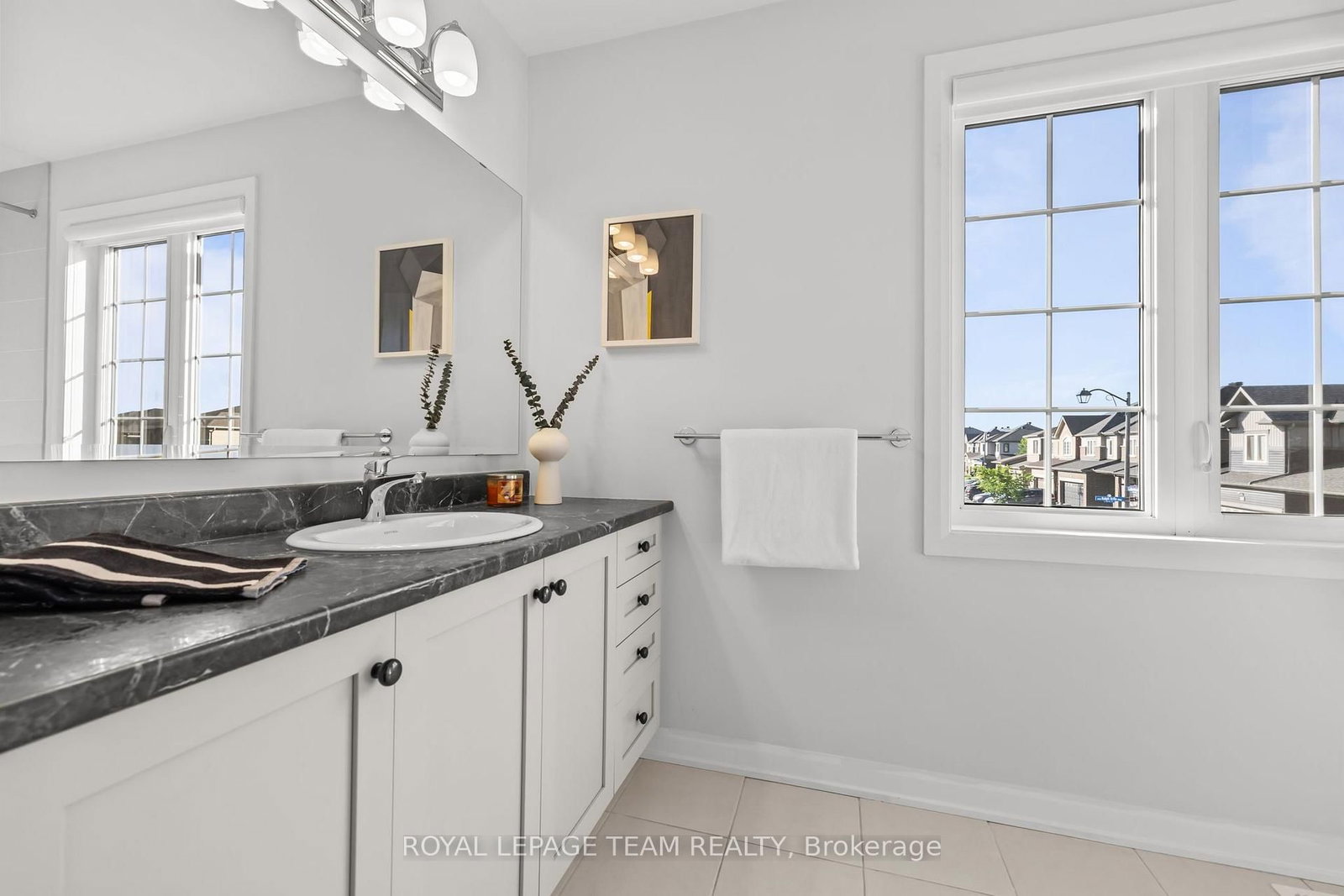 70 Ralph Erfle Way • Ottawa, ON photo 26