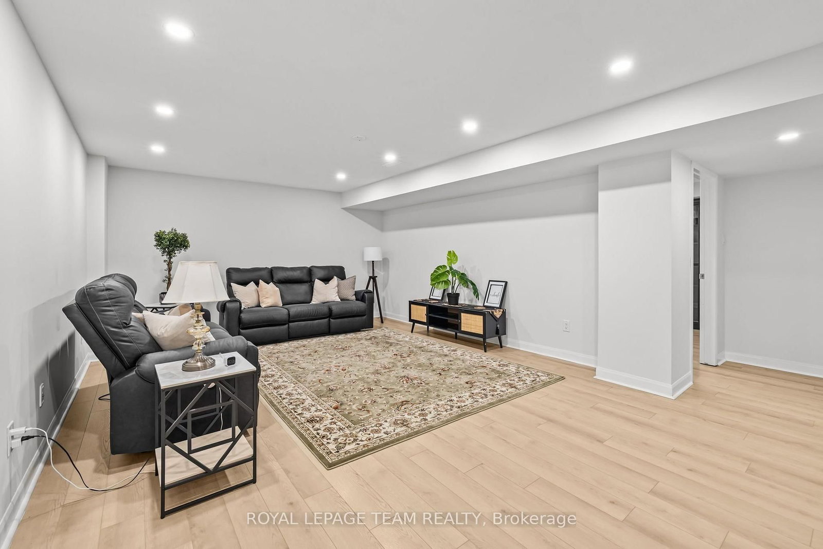 70 Ralph Erfle Way • Ottawa, ON photo 29
