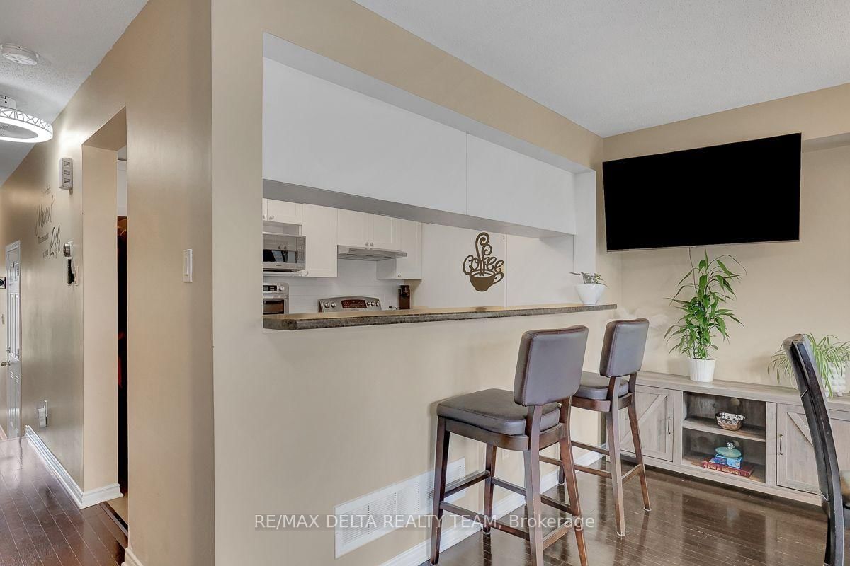 429 Dusk Private • Ottawa, ON photo 12