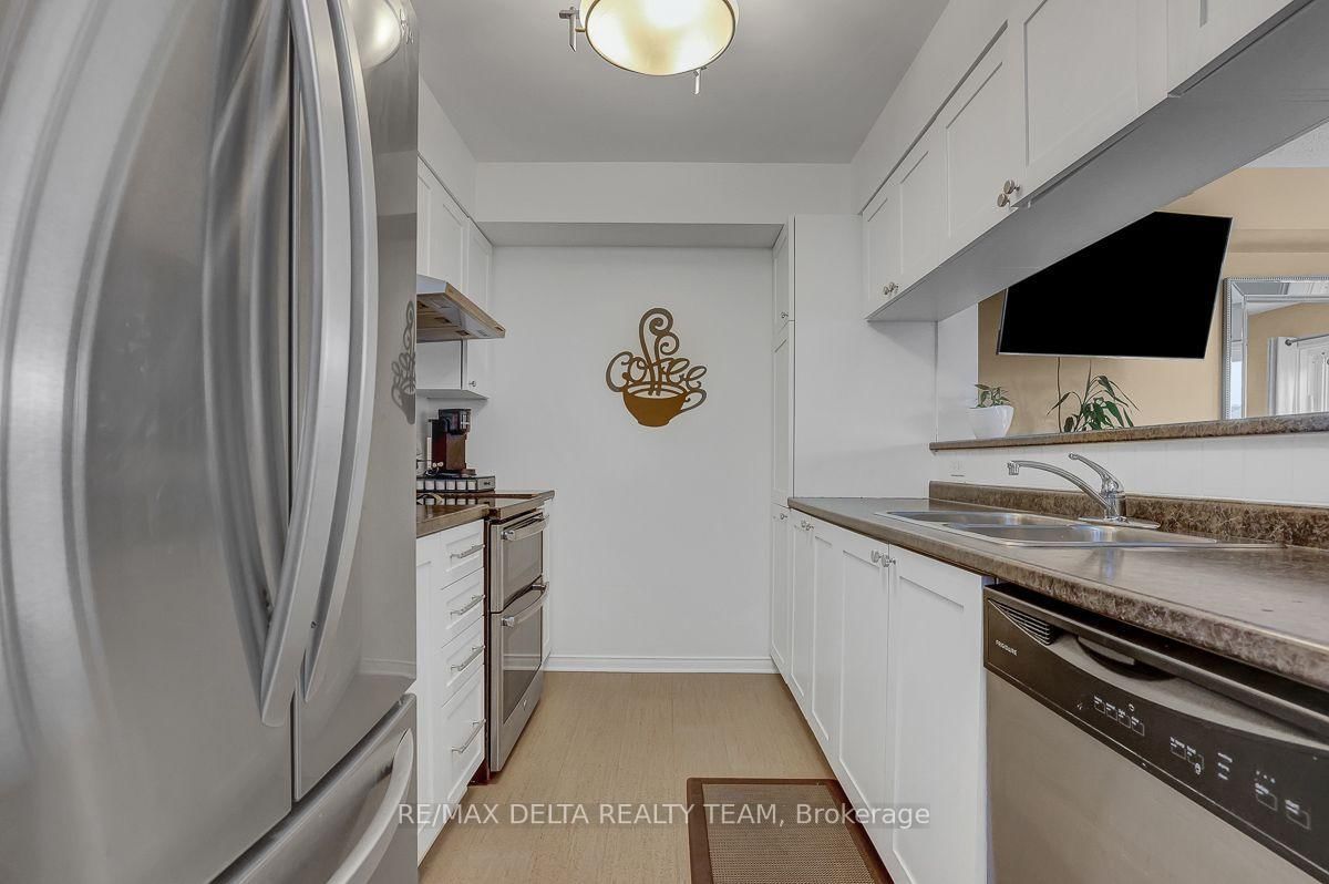 429 Dusk Private • Ottawa, ON photo 13