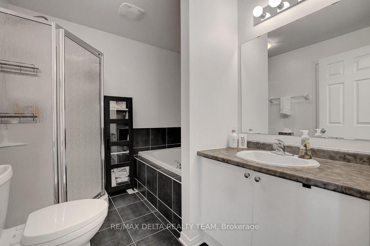 429 Dusk Private • Ottawa, ON photo 23