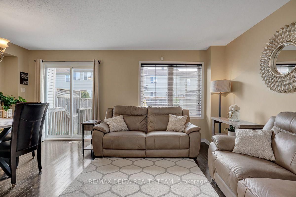 429 Dusk Private • Ottawa, ON photo 6