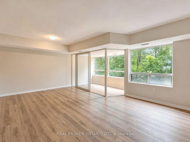 521 Riverside Dr photo 4