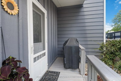 27 DENGATE Crescent • London East, ON photo 8