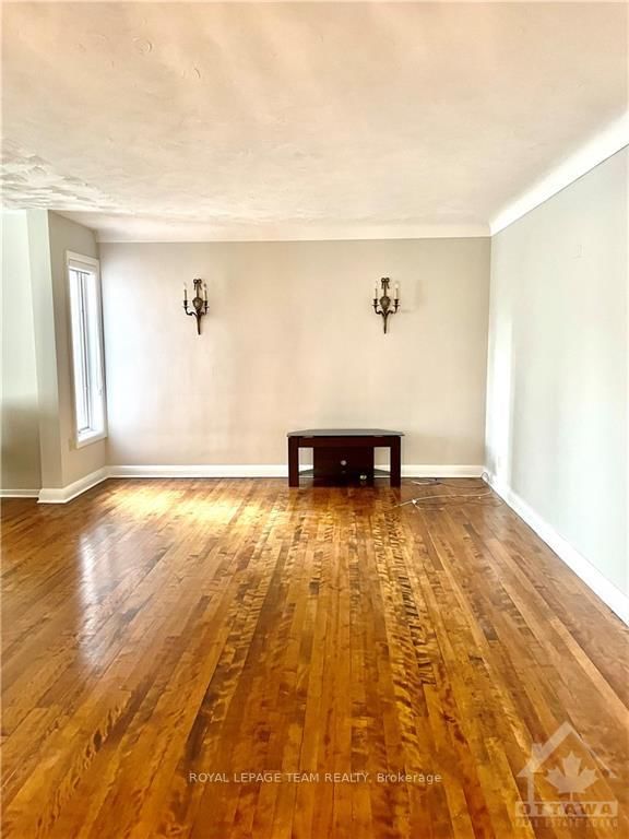 522 PICCADILLY Avenue, Ottawa 5