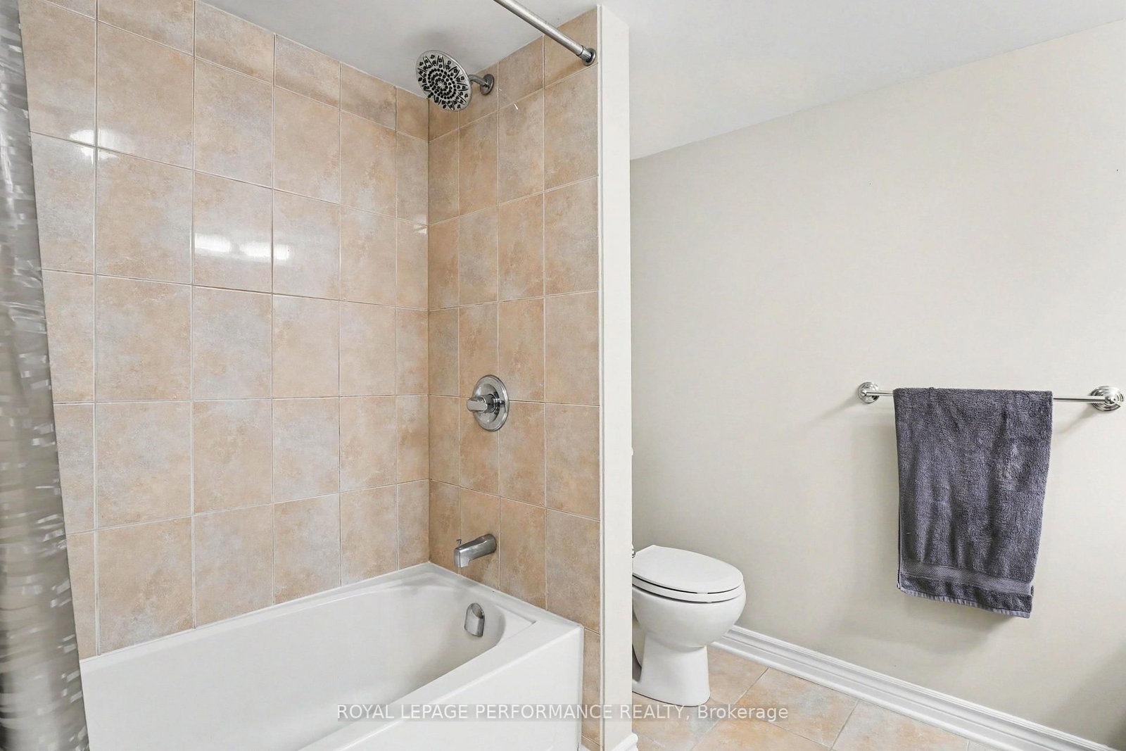 269A Titanium Private • Ottawa, ON photo 18
