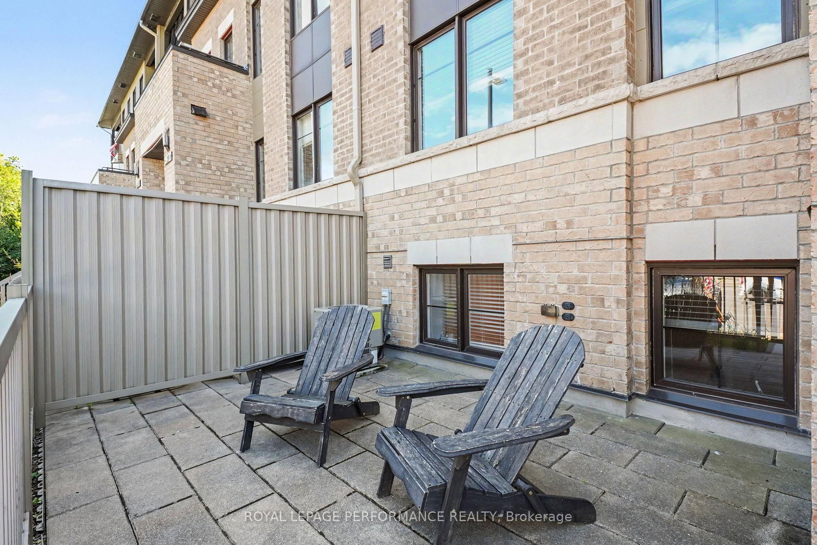 269A Titanium Private • Ottawa, ON photo 19