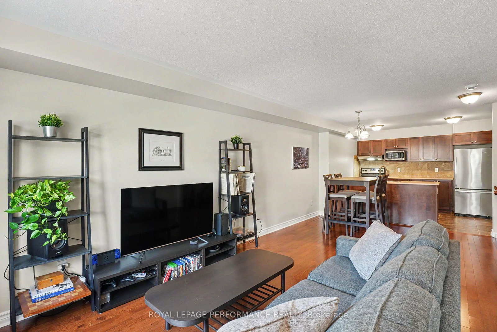 269A Titanium Private • Ottawa, ON photo 7