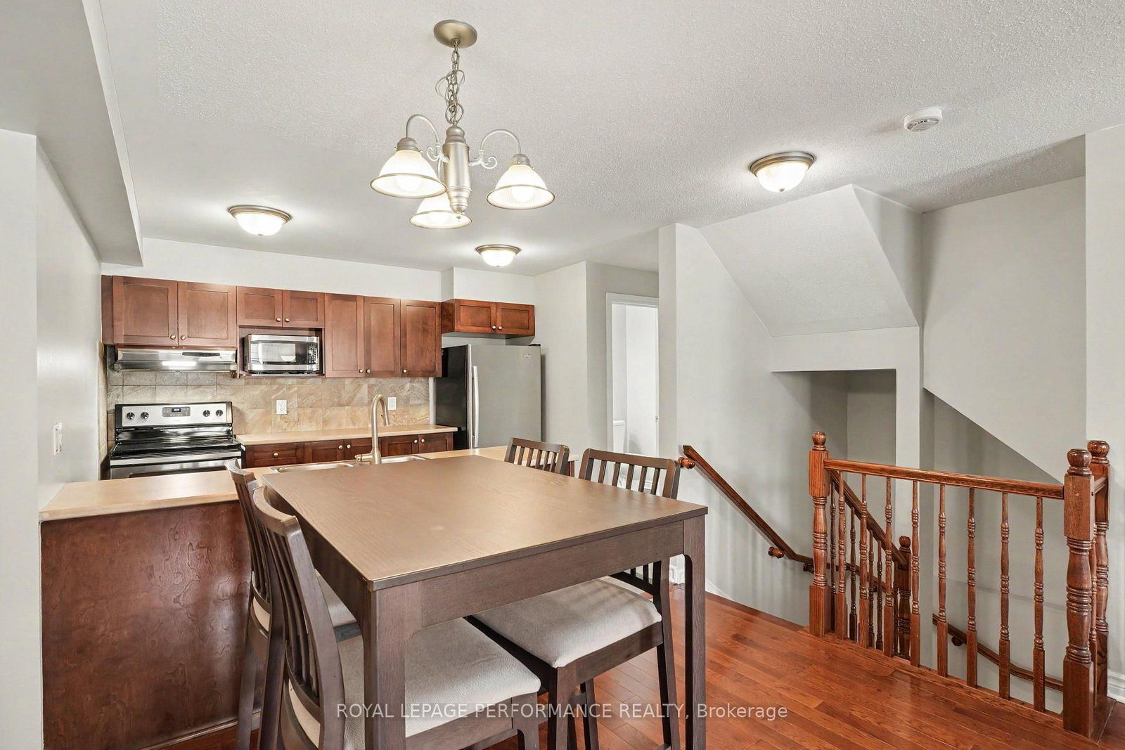 269A Titanium Private • Ottawa, ON photo 8