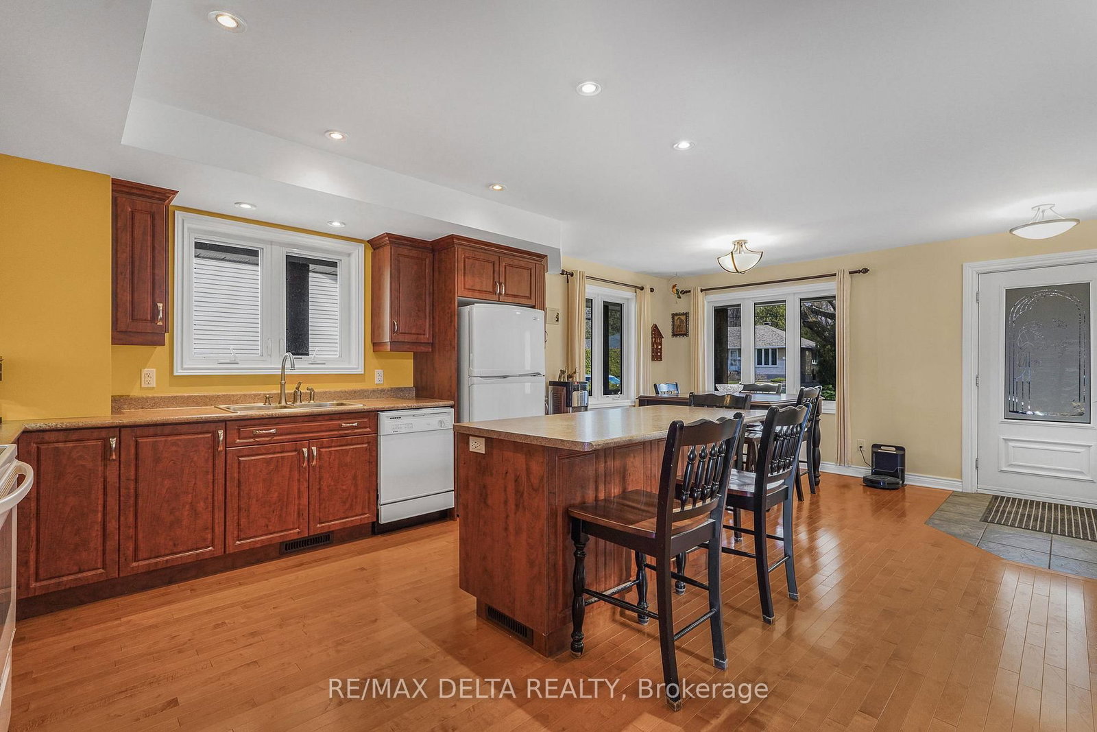 2567 Cleroux Crescent • Ottawa, ON photo 12