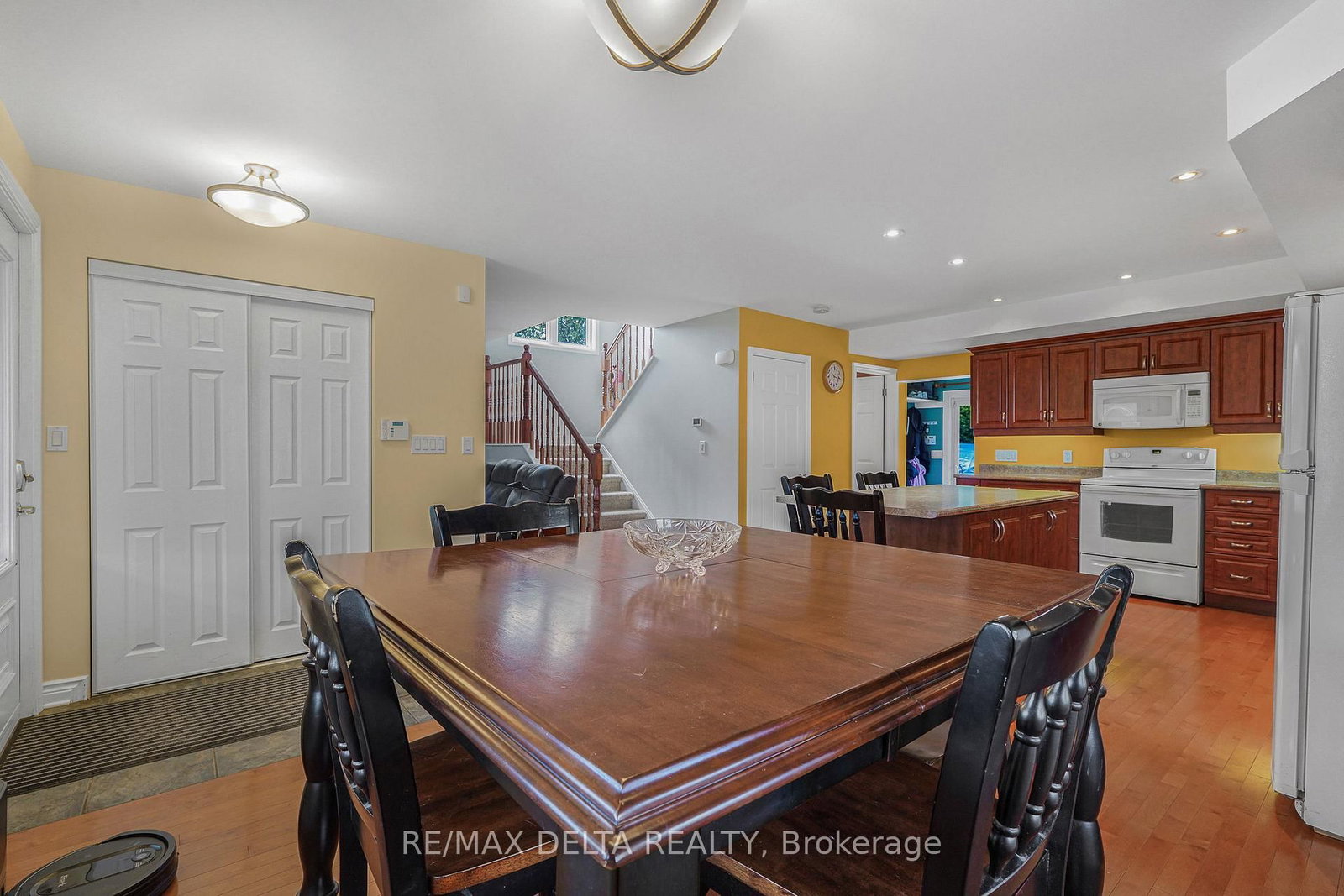 2567 Cleroux Crescent • Ottawa, ON photo 6