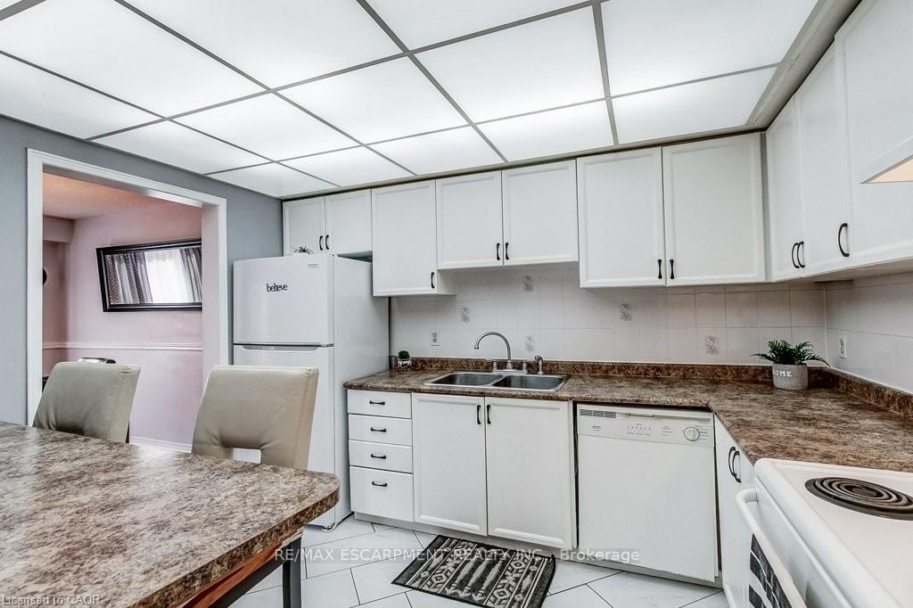 391 STONE CHURCH Road E • #22 • Hamilton, ON photo 19