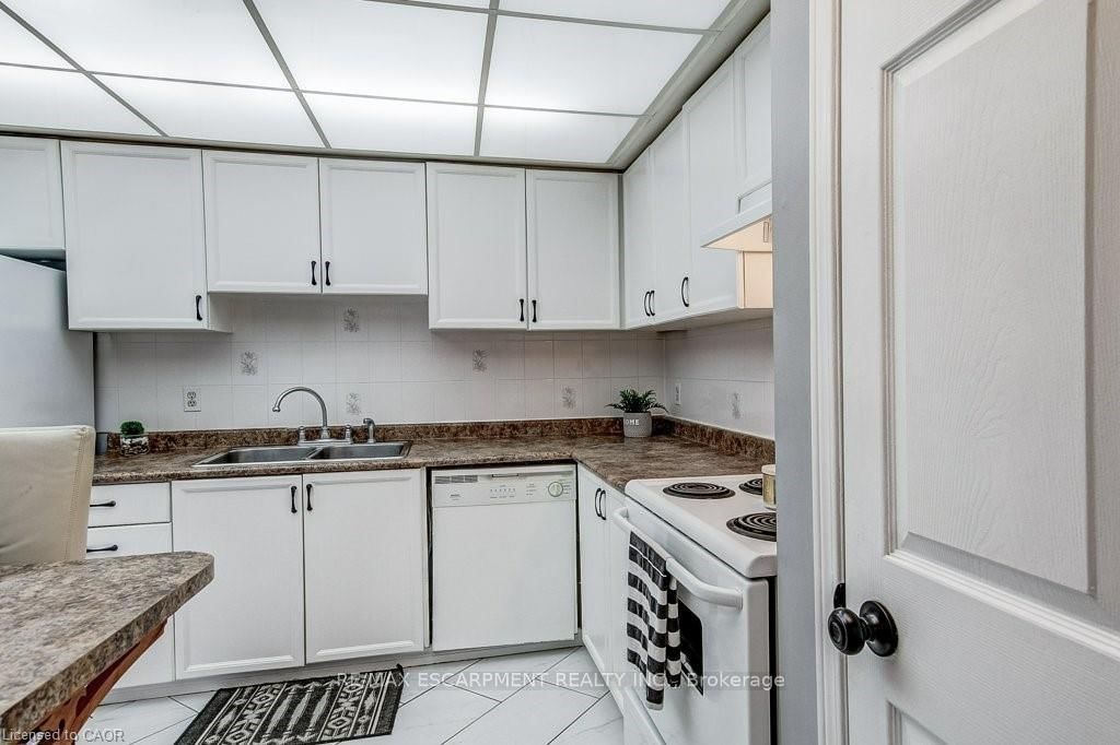 391 STONE CHURCH Road E • #22 • Hamilton, ON photo 20