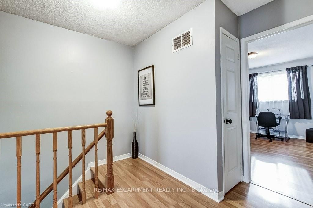 391 STONE CHURCH Road E • #22 • Hamilton, ON photo 23