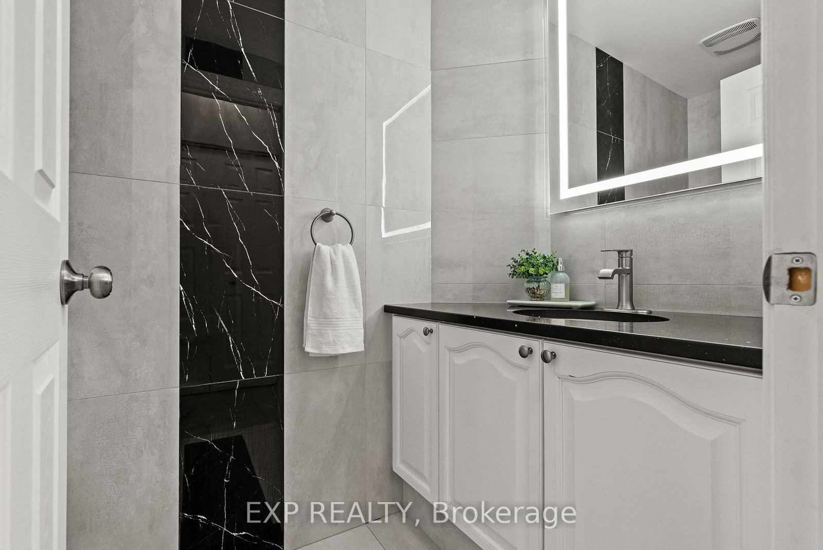 112 Redcliff Avenue • Ottawa, ON photo 12