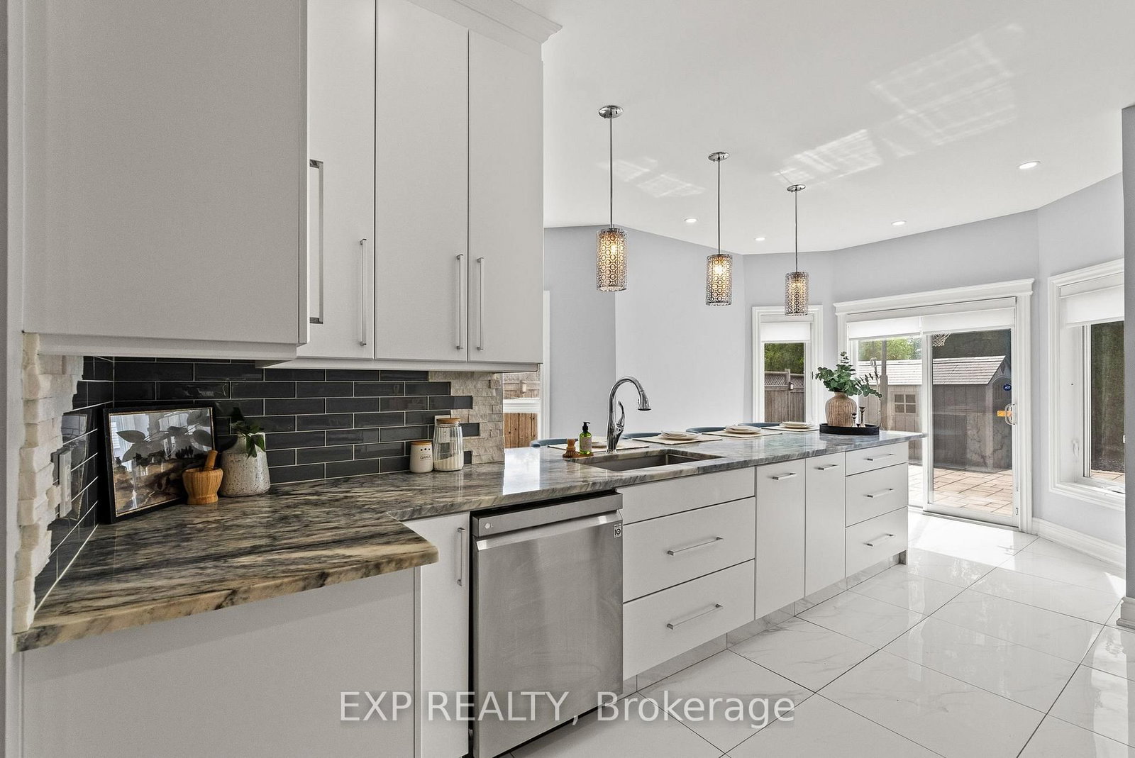 112 Redcliff Avenue • Ottawa, ON photo 18