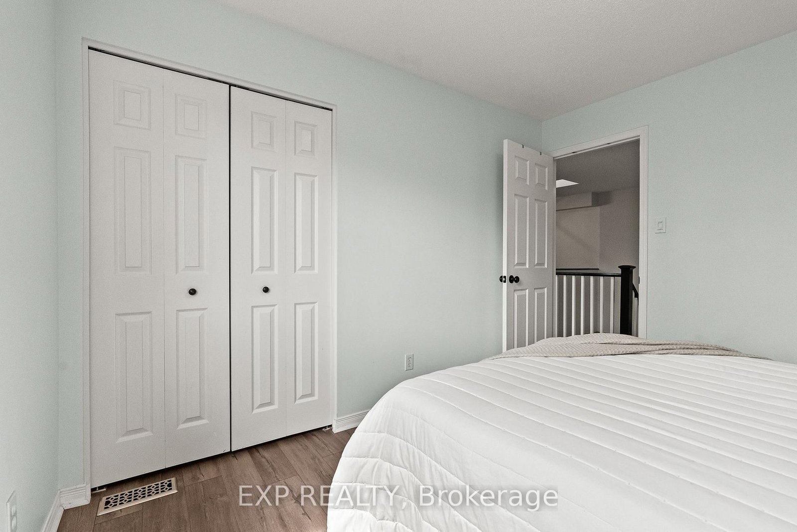 112 Redcliff Avenue • Ottawa, ON photo 34