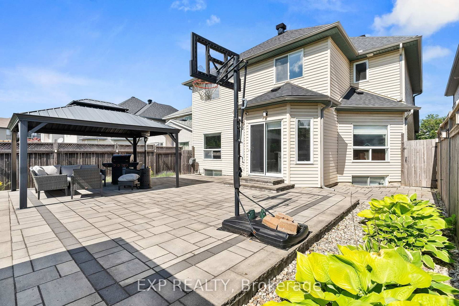 112 Redcliff Avenue • Ottawa, ON photo 4