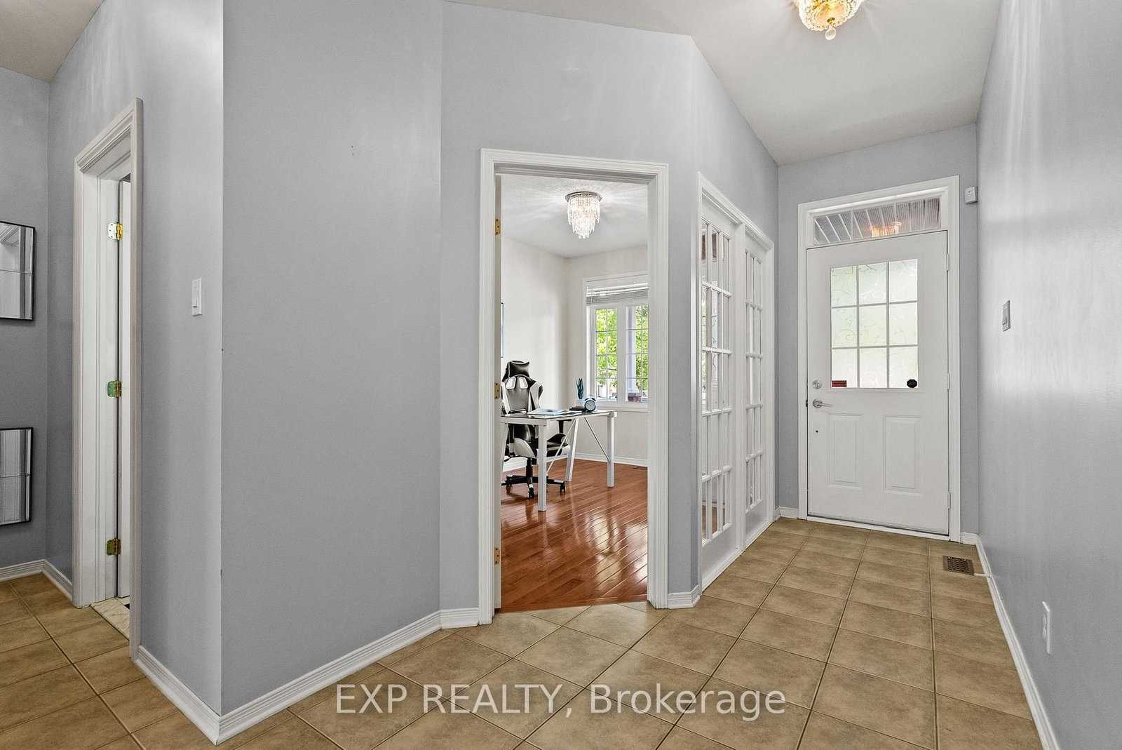 112 Redcliff Avenue • Ottawa, ON photo 8