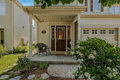 48 Fieldberry Private • Ottawa, ON photo 2