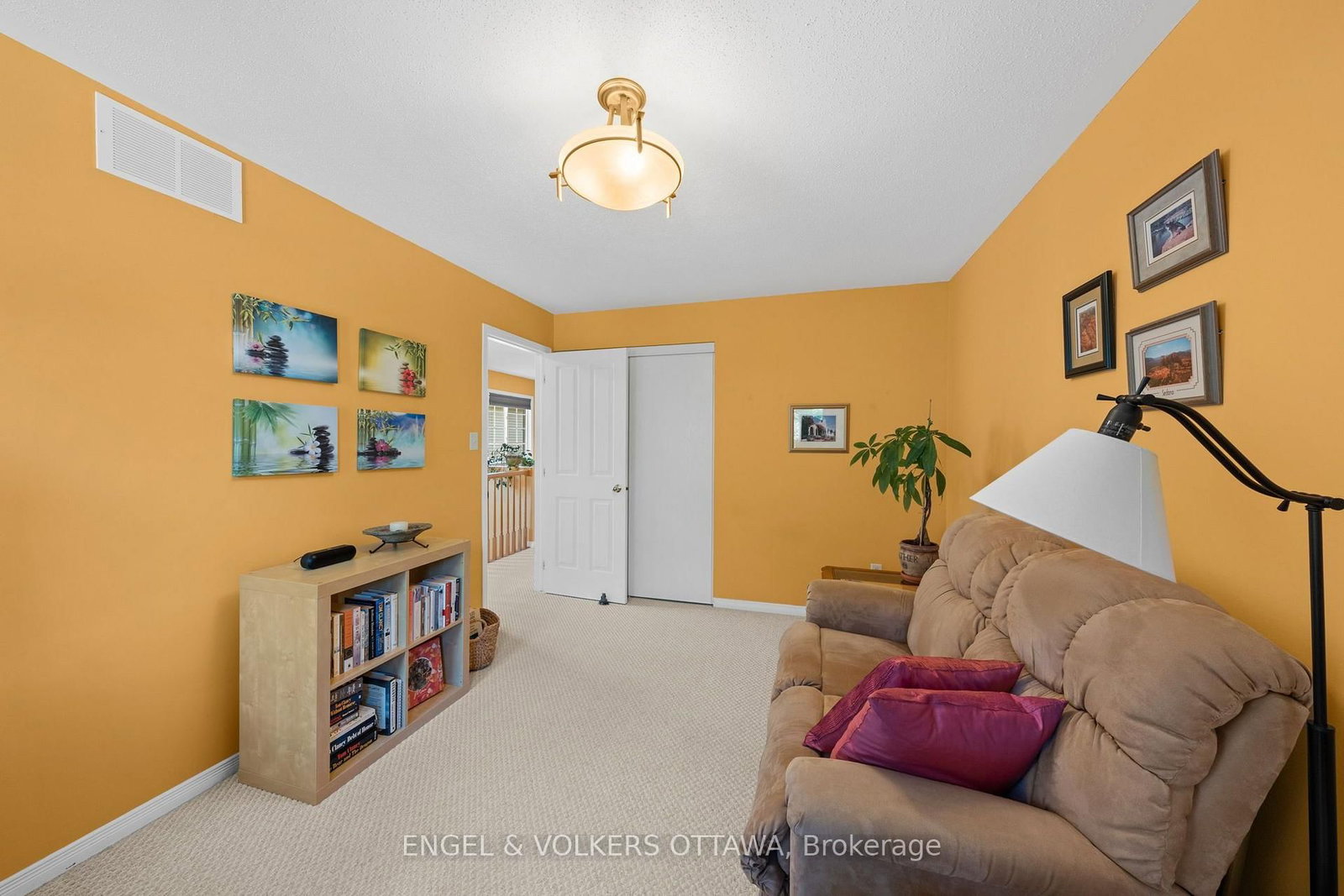 48 Fieldberry Private • Ottawa, ON photo 21