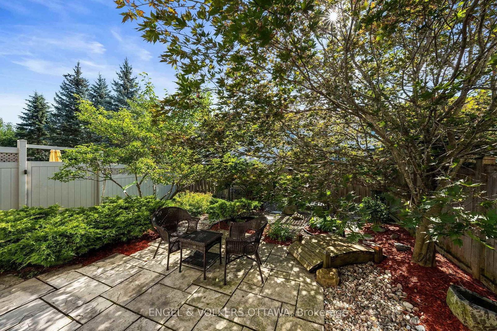 48 Fieldberry Private • Ottawa, ON photo 26