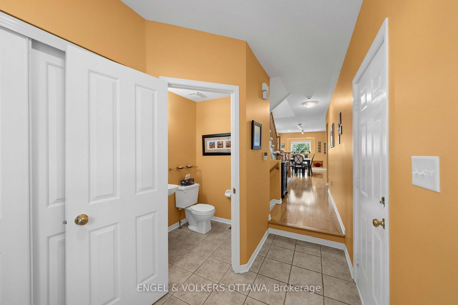 48 Fieldberry Private • Ottawa, ON photo 5