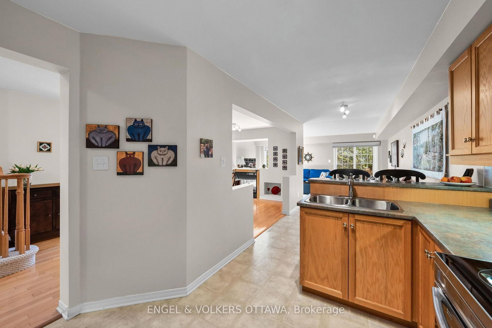 48 Fieldberry Private • Ottawa, ON photo 9