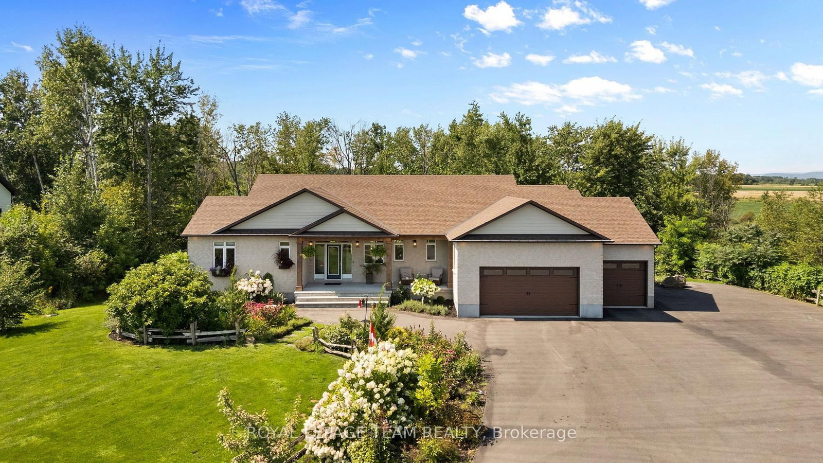 26 Synergy Way • Ottawa, ON photo 1