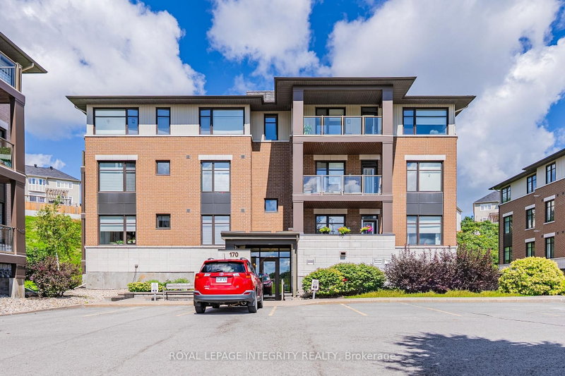 303 - 170 GUELPH Private