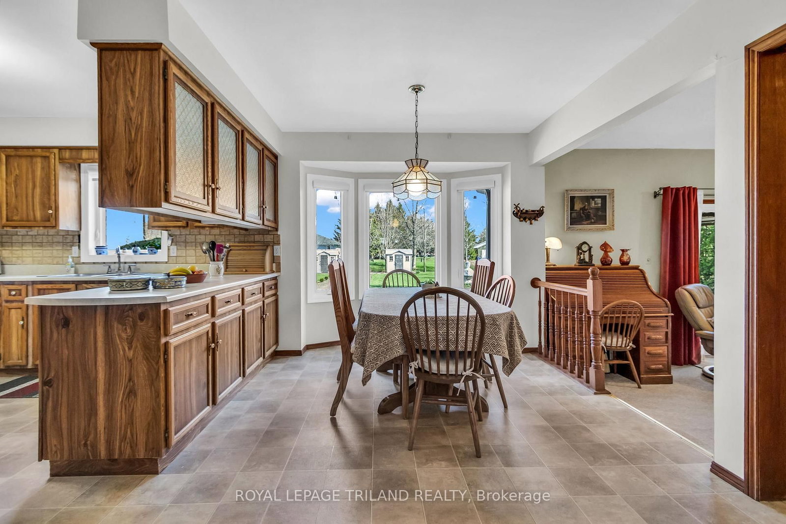 5257 Cliff Road • Lambton Shores, ON photo 11