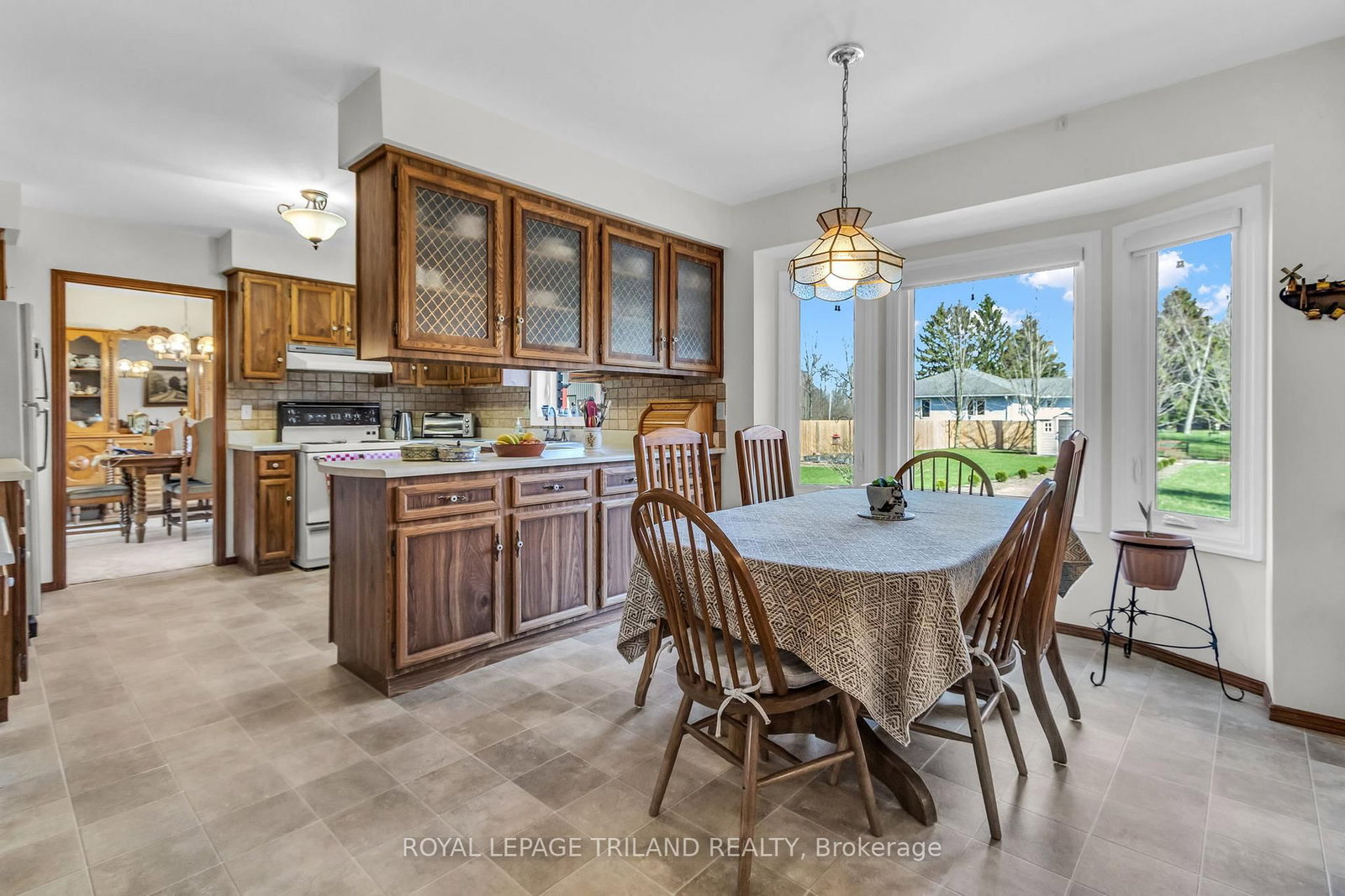5257 Cliff Road • Lambton Shores, ON photo 12