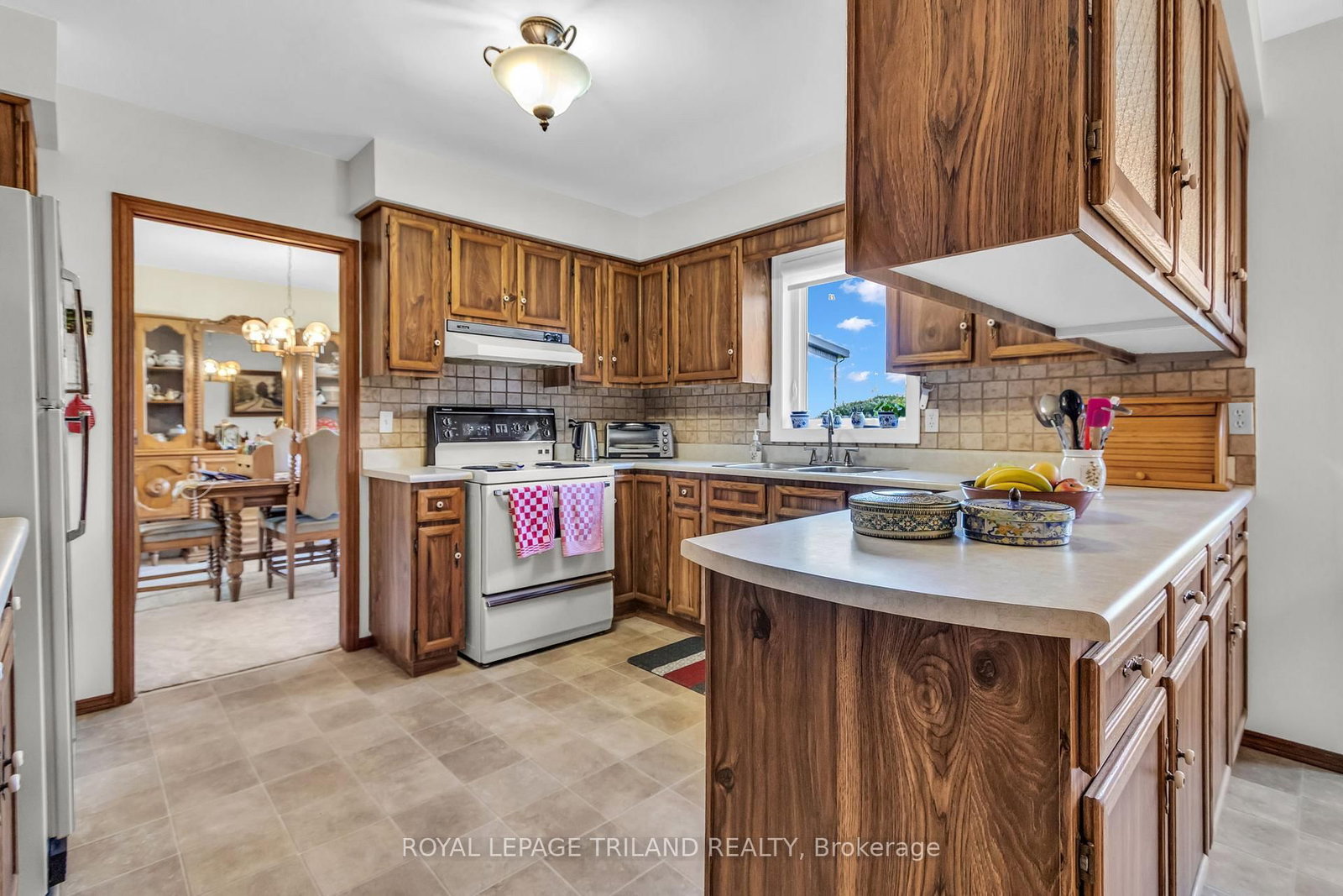 5257 Cliff Road • Lambton Shores, ON photo 13