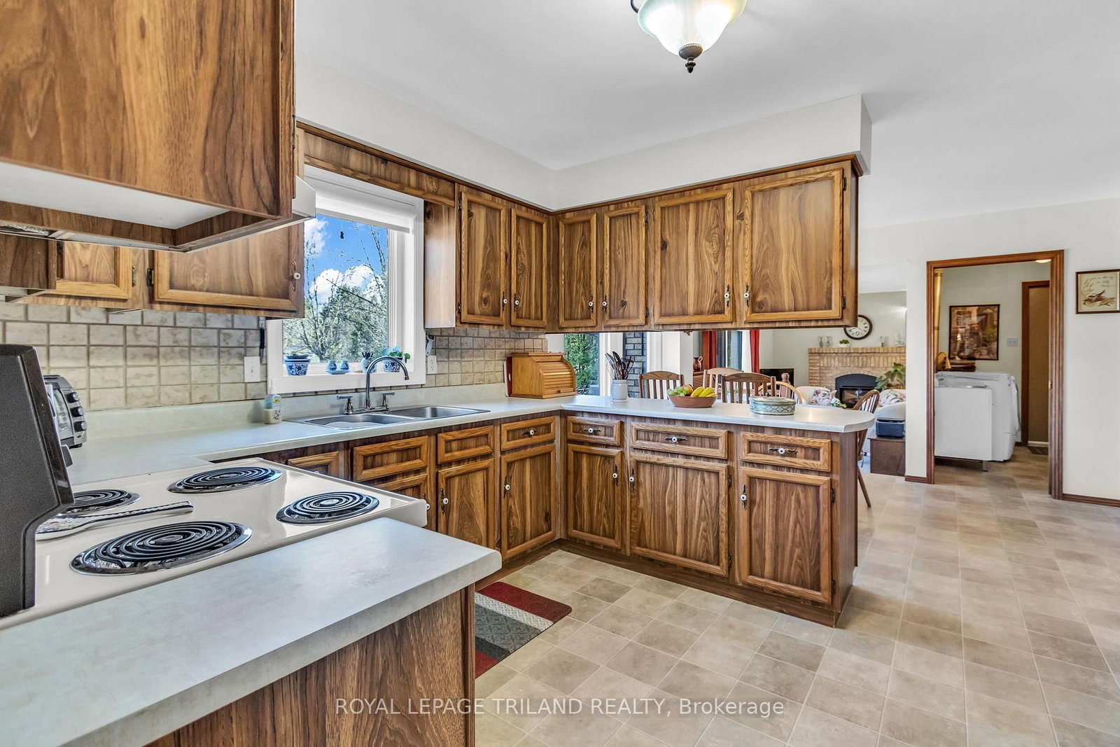 5257 Cliff Road • Lambton Shores, ON photo 14