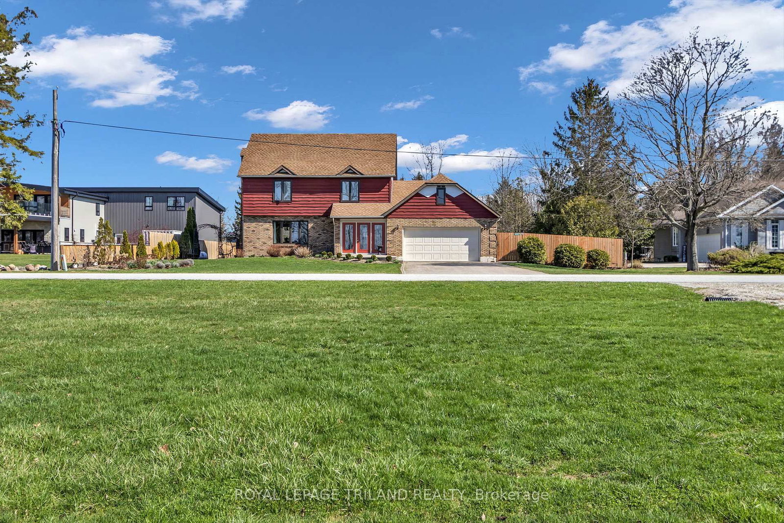 5257 Cliff Road • Lambton Shores, ON photo 3