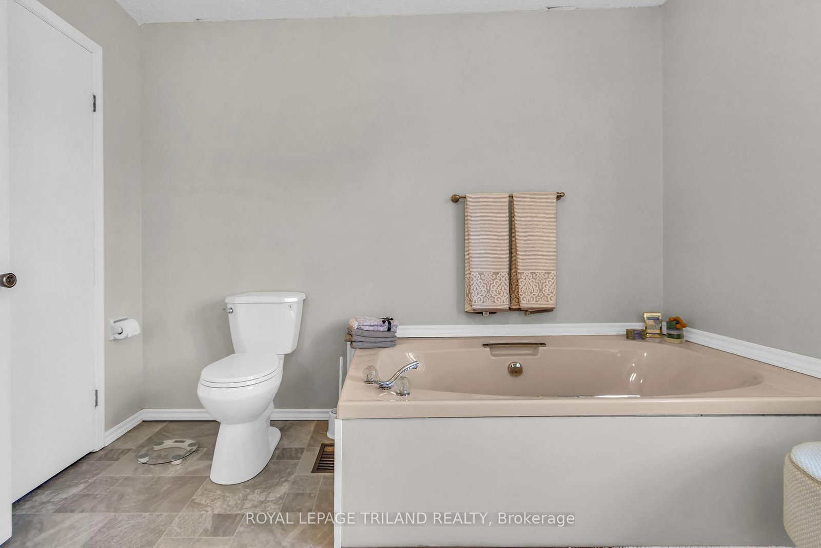 5257 Cliff Road • Lambton Shores, ON photo 35