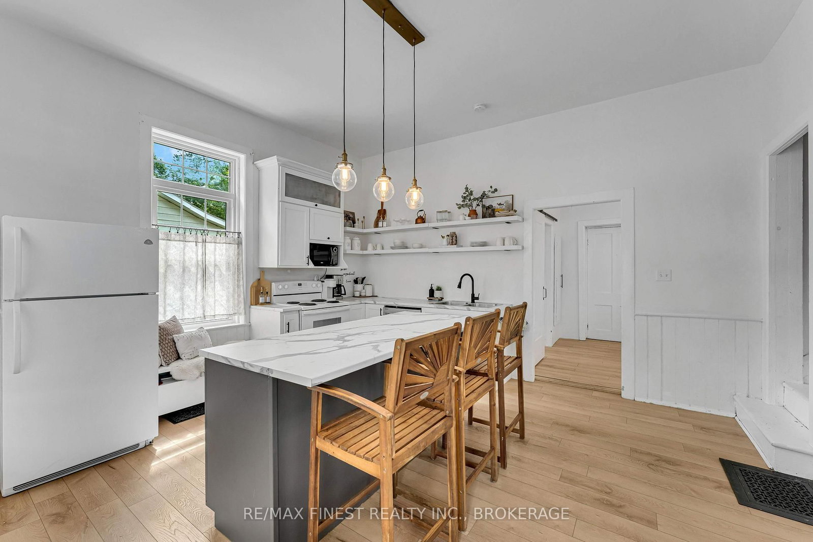 136 Robert Street • Napanee, ON photo 11