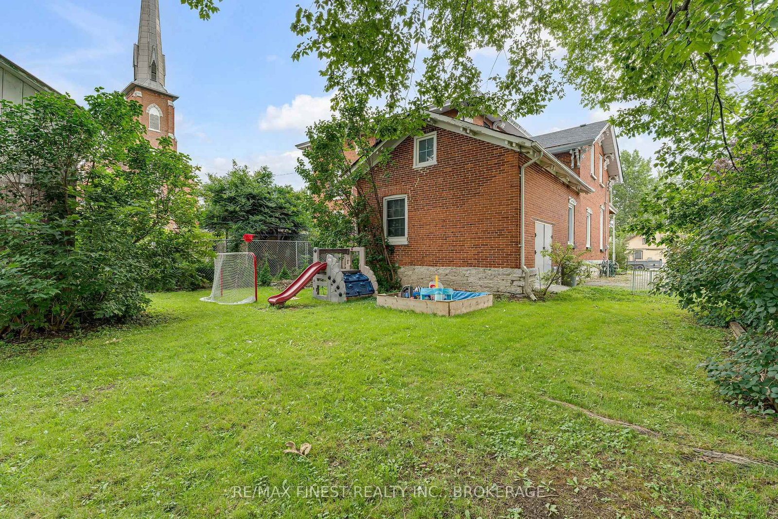 136 Robert Street • Napanee, ON photo 41