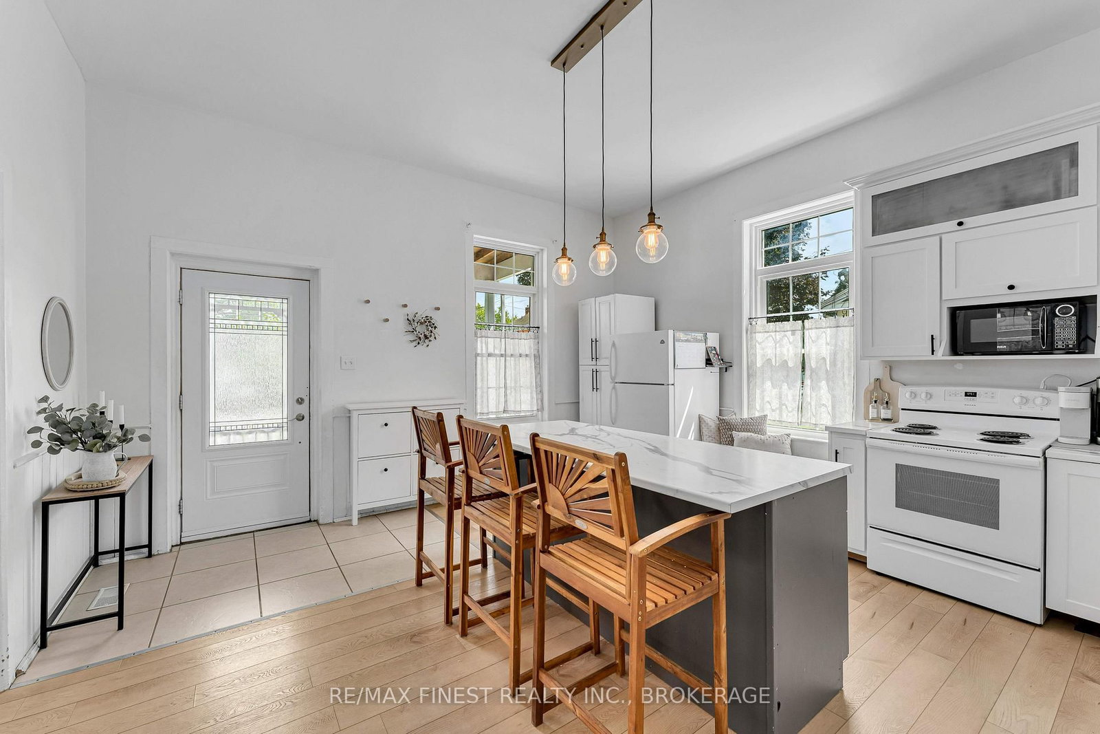 136 Robert Street • Napanee, ON photo 9