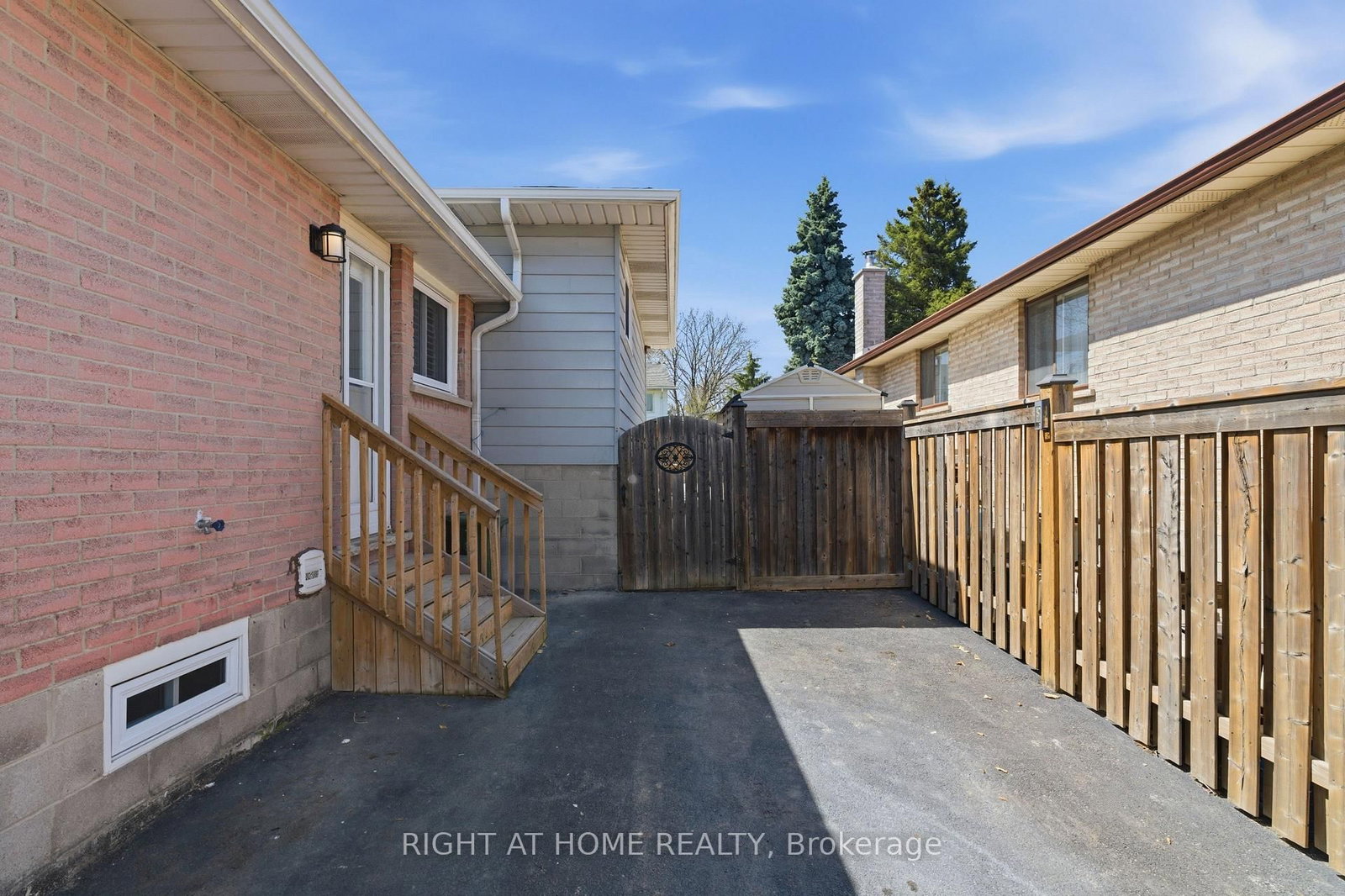 341 Rexford Drive • Hamilton, ON photo 22